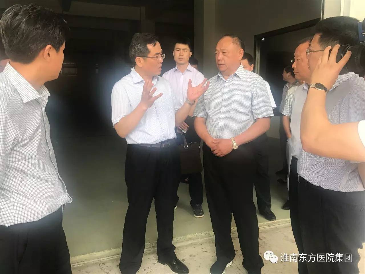 东方新闻淮南市委副书记市长张孝成一行来我集团下属康宝药业调研指导