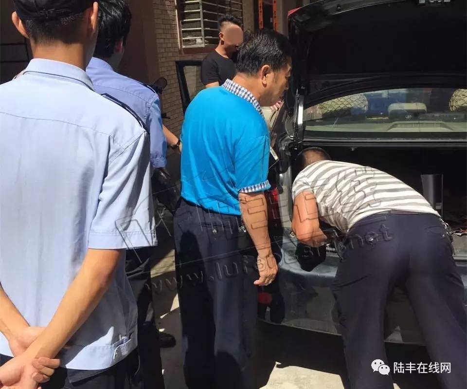 陆丰东海某村 警方现场抓获4人!