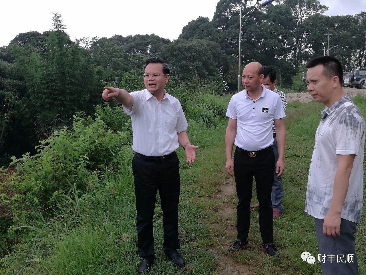 曾永祥到砂田镇美丽乡村旅游建设时要求:加快建设