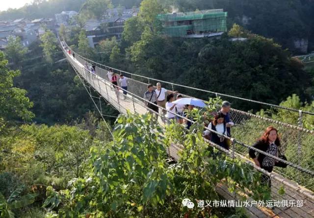 古乡古色的双龙镇 巫山峡谷 玻璃栈道一日游!畅受