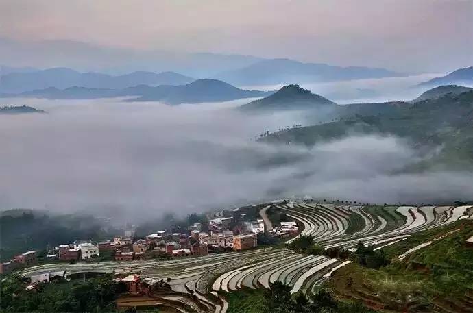 梅州大埔古城美食文化,平远五指石玻璃桥,福建永定土楼客都温泉三天