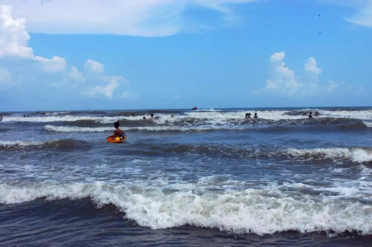 珍珠湾拥抱海滩 . 浸泡阳江温泉 . 畅玩超大泳池,纯玩2天