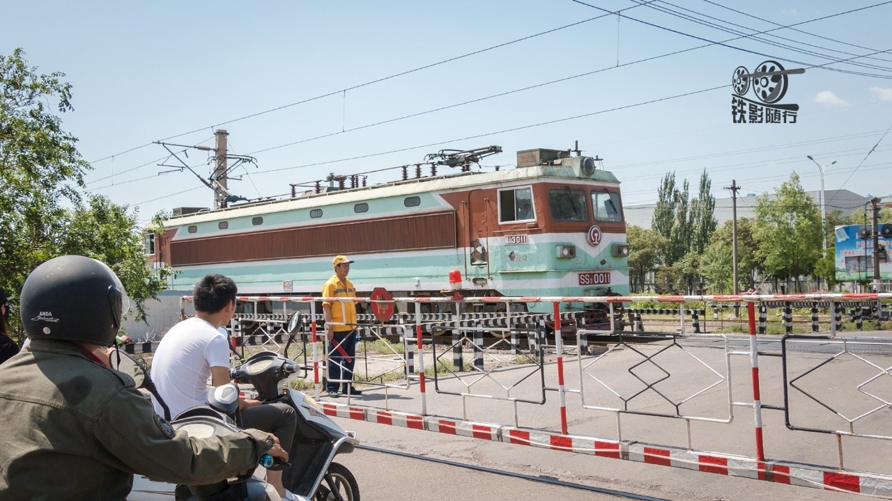 孙泽) 除了货车,平汝支线上还有一对小票——银川至汝箕沟的7523/4次