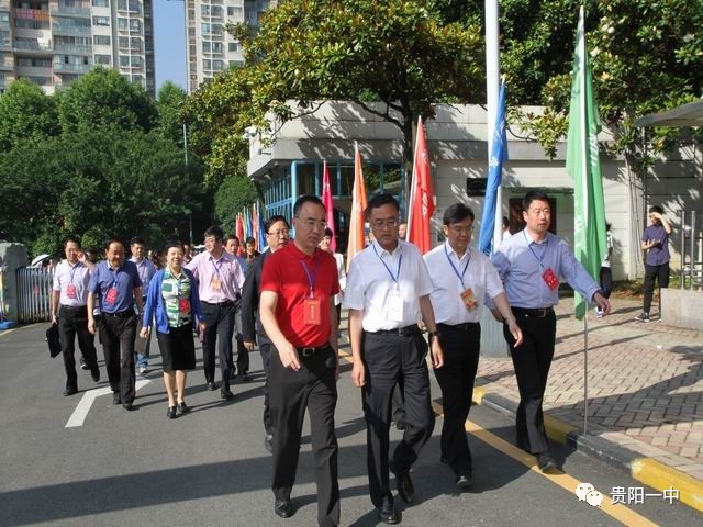 陈鸣明副省长到贵阳一中检查高考工作