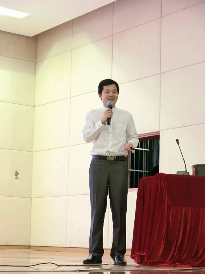 讲座主题:经历就是恩典,创新成就未来创业导师:吴宇辉赵海玮副校长为