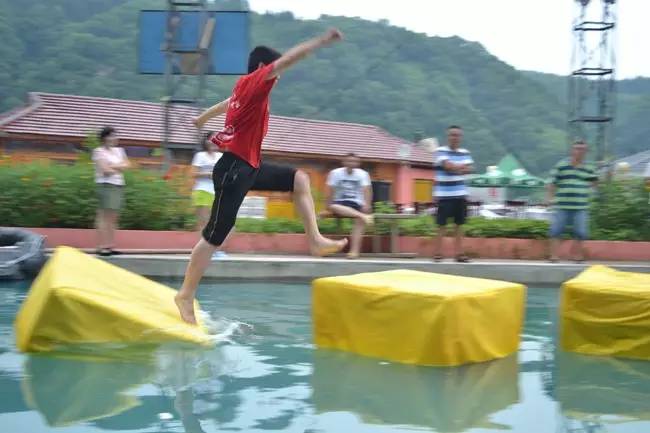 君澜温泉水上嘉年华·为你开启水狂欢模式—氡温泉智勇大冲关 等你来