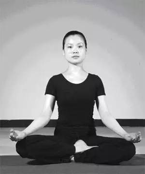 至善坐 至善坐被认为是最重要的一种姿势,瑜伽哲学中讲人身上