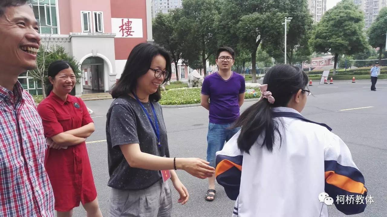 6月6日,鲁迅中学党委召开"助力高考,服务考生"两学一做"常态化