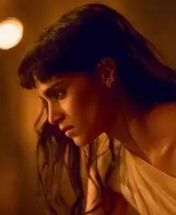 在影片中饰演被唤醒的埃及公主阿玛内特 作为电影系列的首位女木乃伊