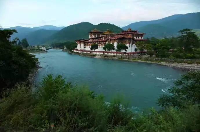 不丹为什么幸福指数高