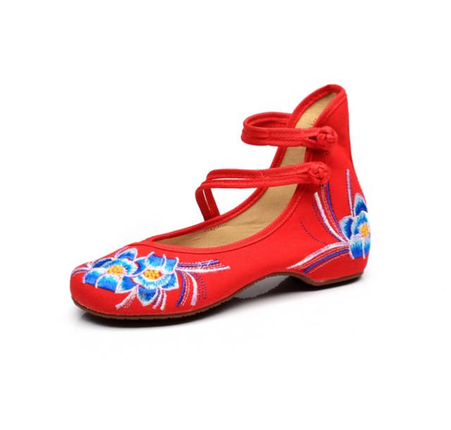 春夏民族风绣花单鞋，展现每个女人的古典之美