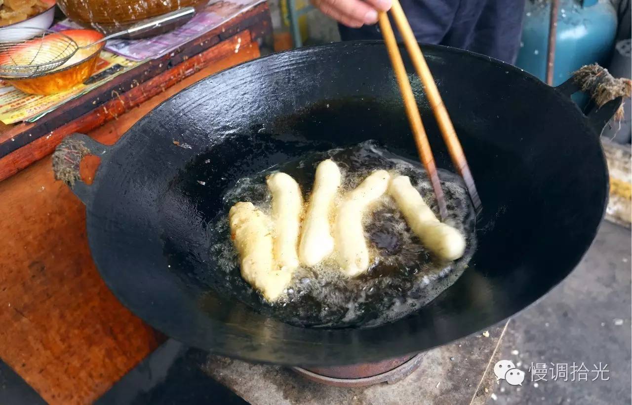 吃这个要排长队—南安市丰州镇桃源鱼条