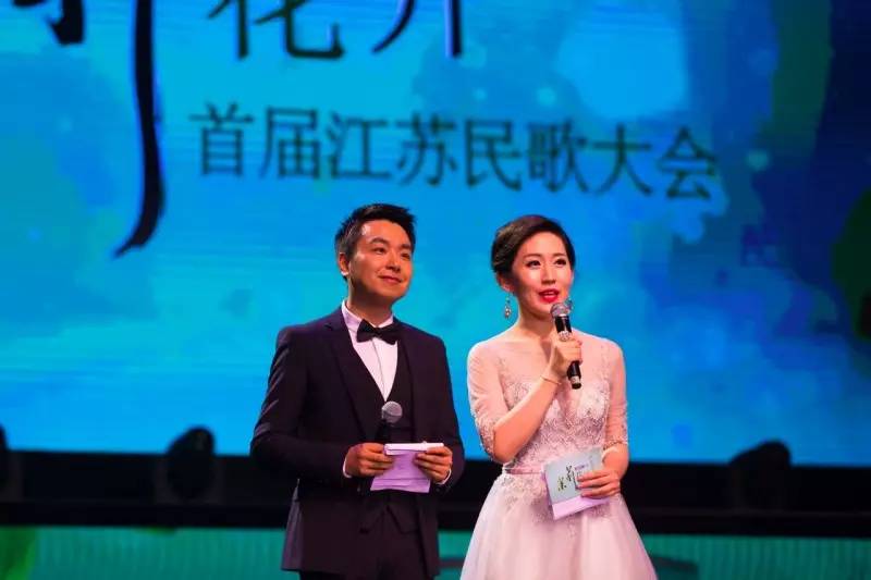 晚会主持人:曹洋 徐巍 袁一博 孙嬿婉今天为小编为大家带来高清美图