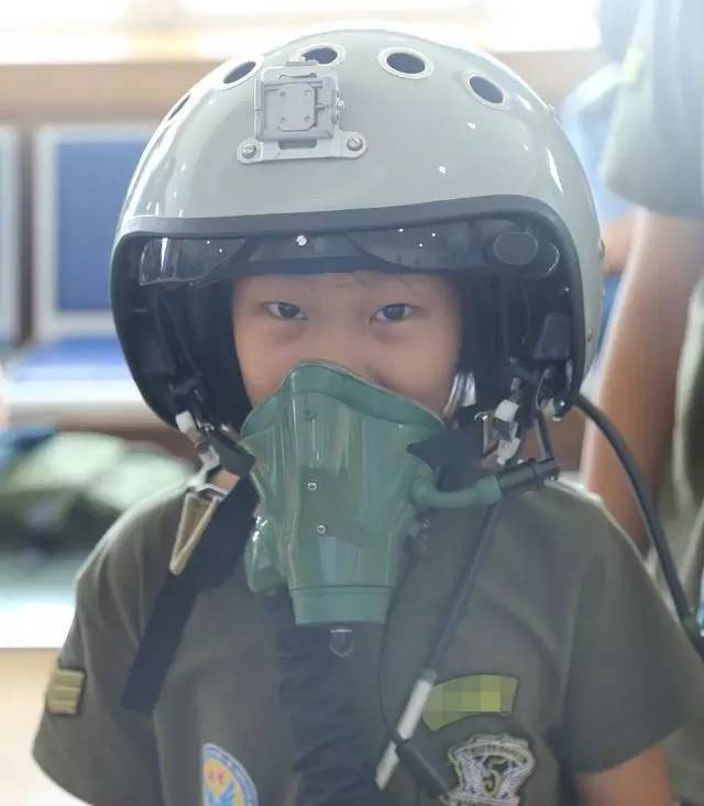 蓝天雏鹰丨星耀中国小小空军飞行员招募开始啦