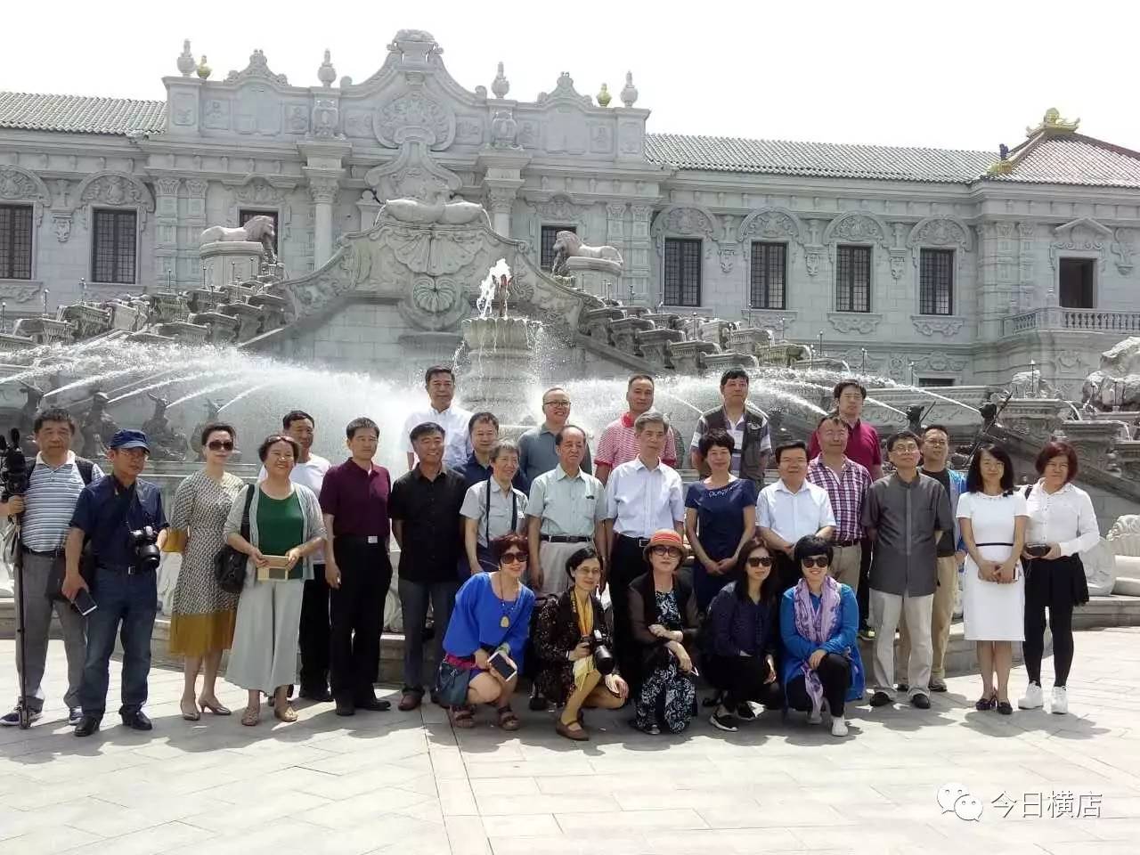 人告诉记者,过去,他曾通过观看大量图片,影像资料追寻完整的圆明园,可