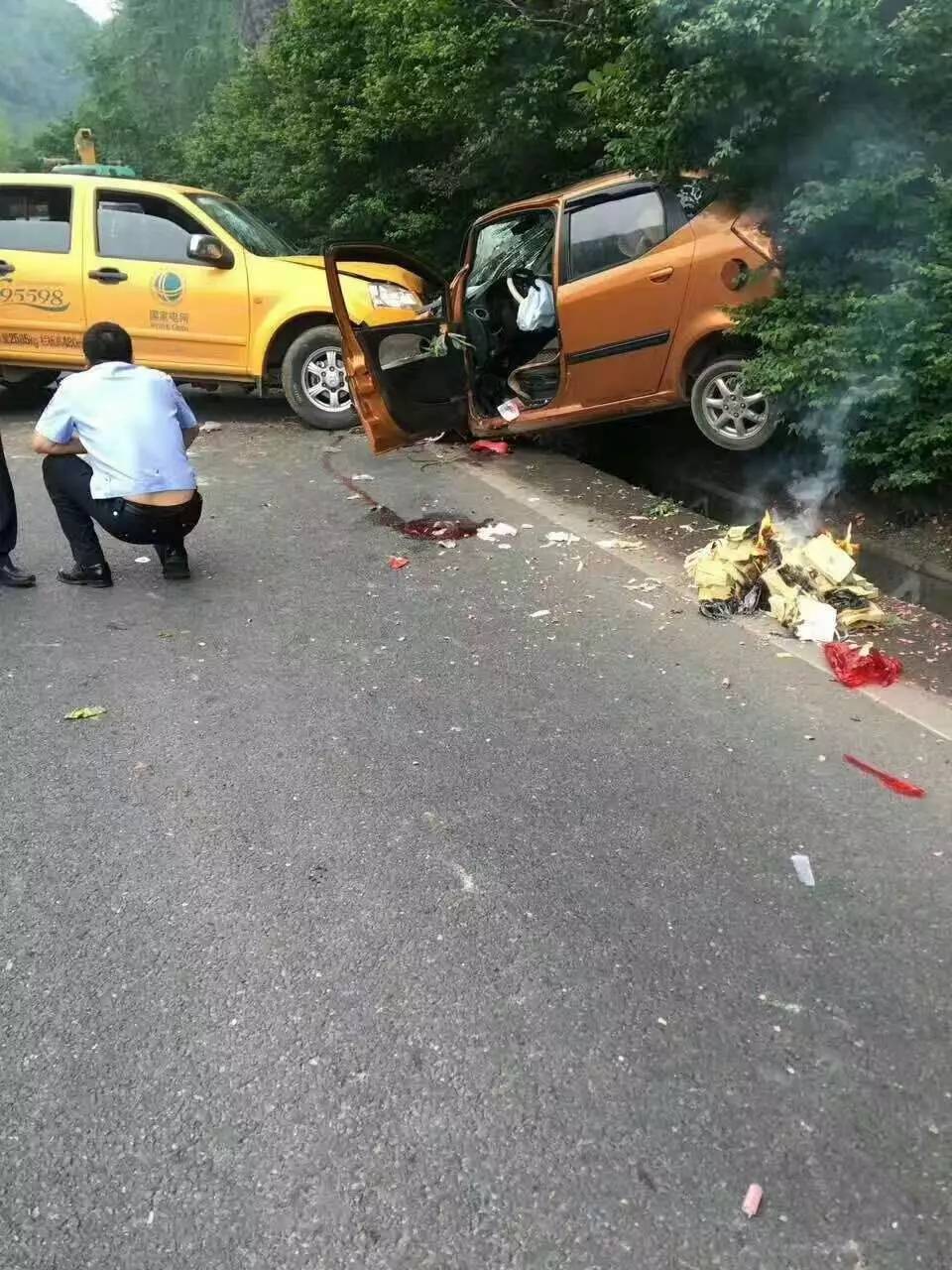 痛心遗憾!昨天高县来复新滩发生车祸,造成一人当场死亡