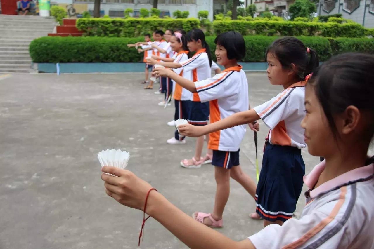 【社团家公益活动回顾】狮山明阳小学羽毛球公益教学活动第一课