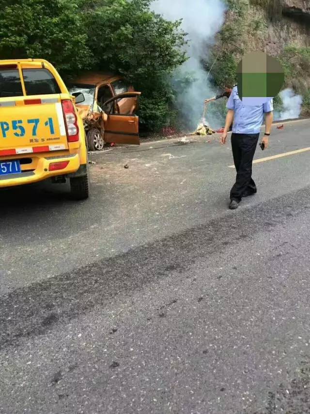 今天下午宜宾发生一起交通事故造成一人当场死亡