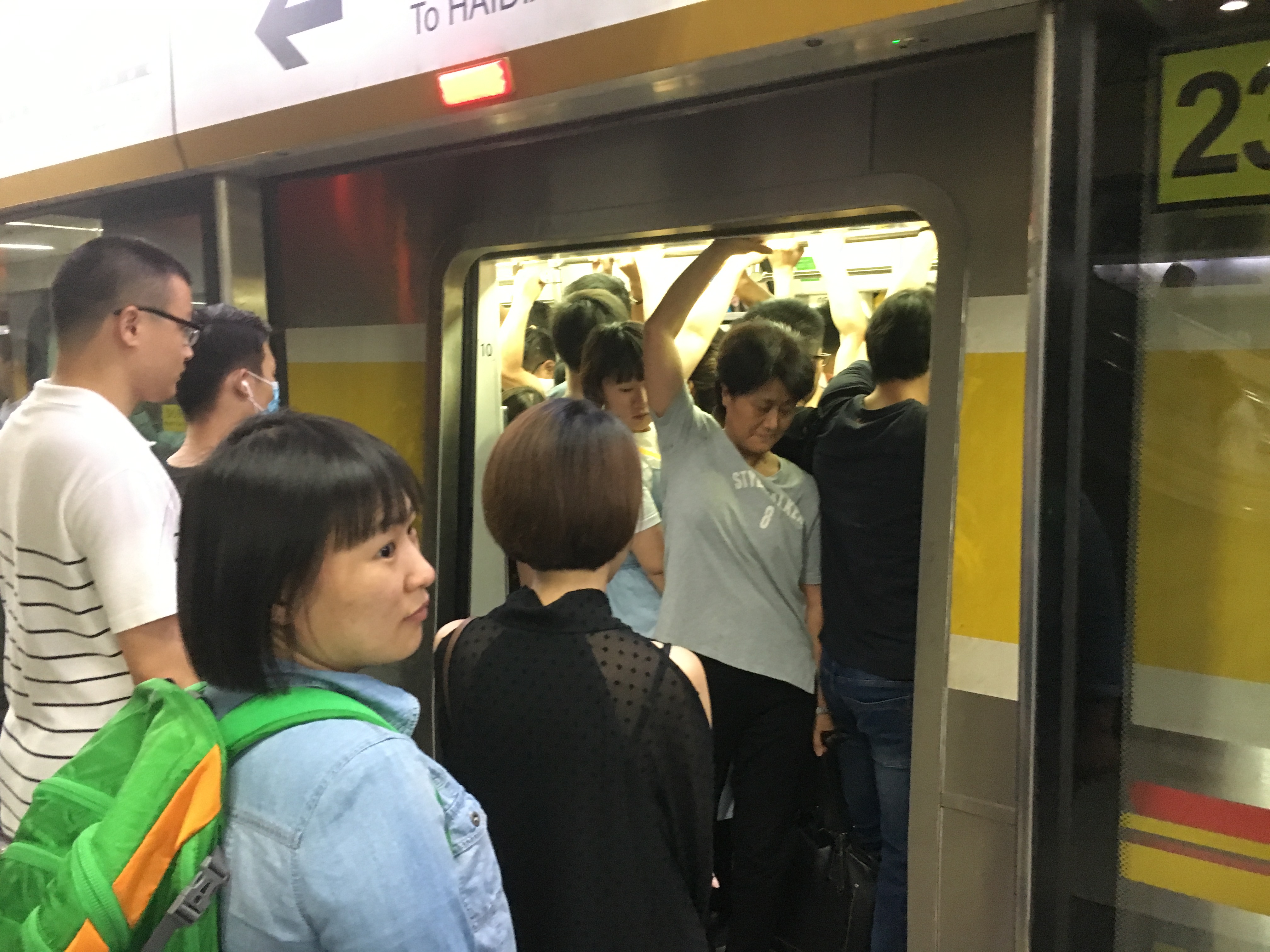 北京地铁拥挤图片图片展示