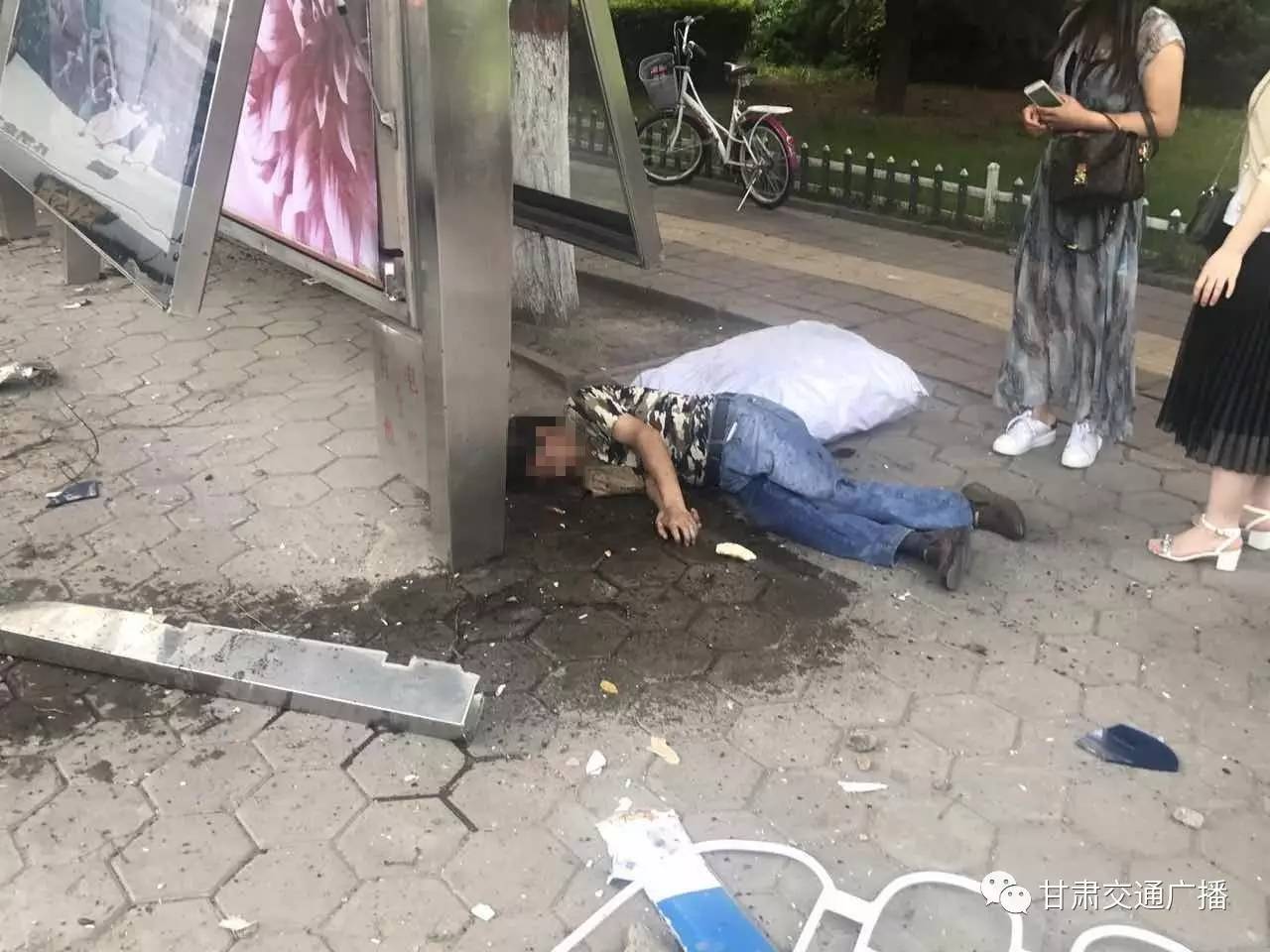 突发丨昨天傍晚,兰州市一起交通事故,已致一人死亡,四人受伤!