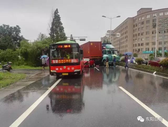 雨雨雨水满满满!东阳多地积水难行,今年的梅雨季很强势.