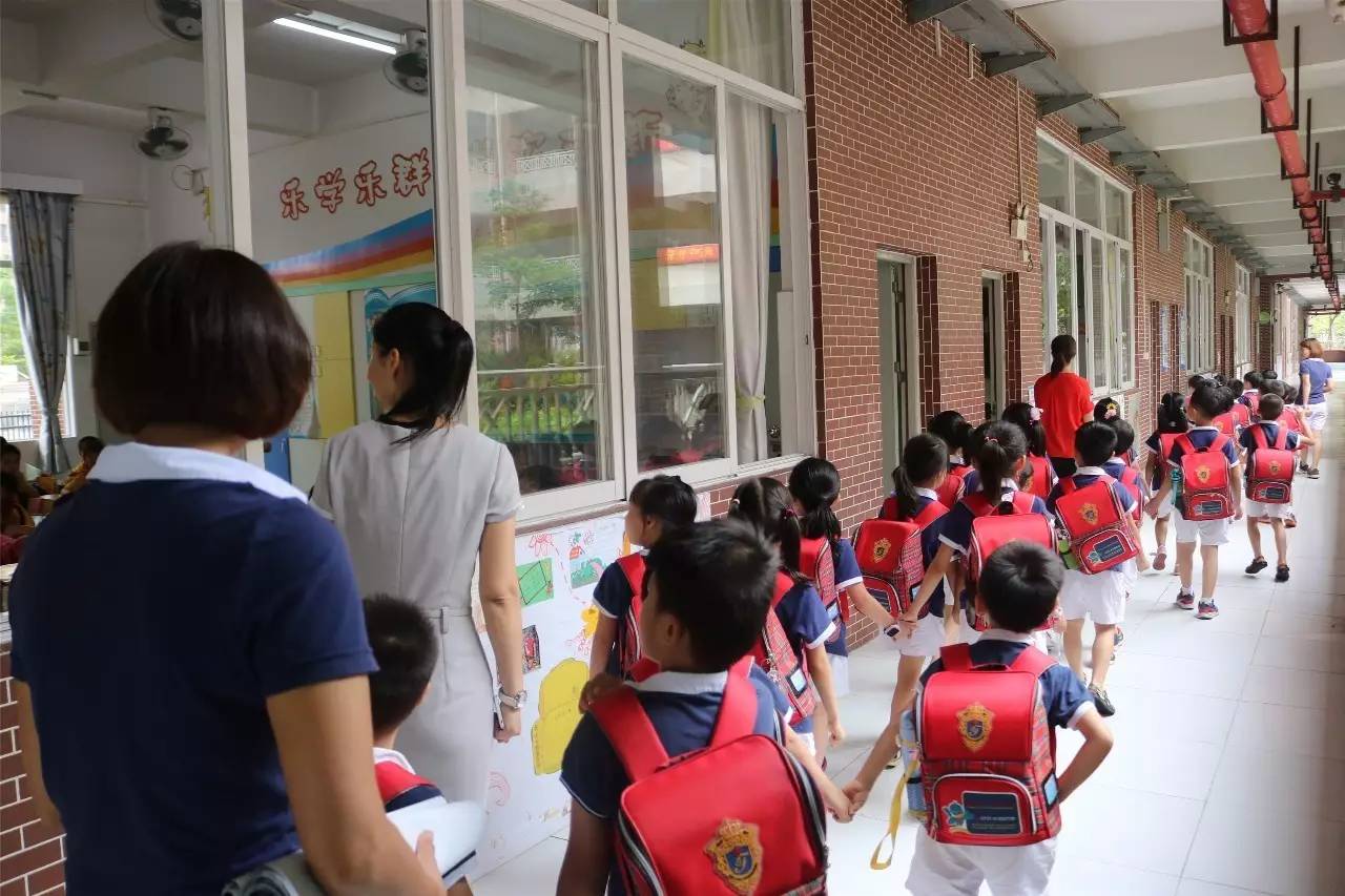 走进光明新城小学