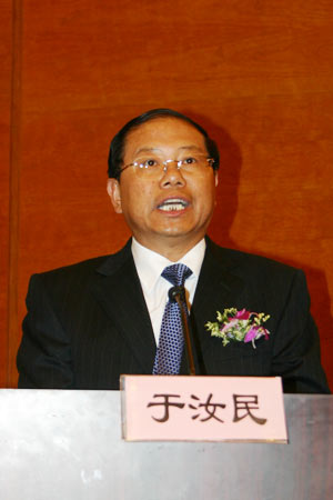 经查,于汝民在担任天津港务局副局长,局长,天津港(集团)有限公司党委