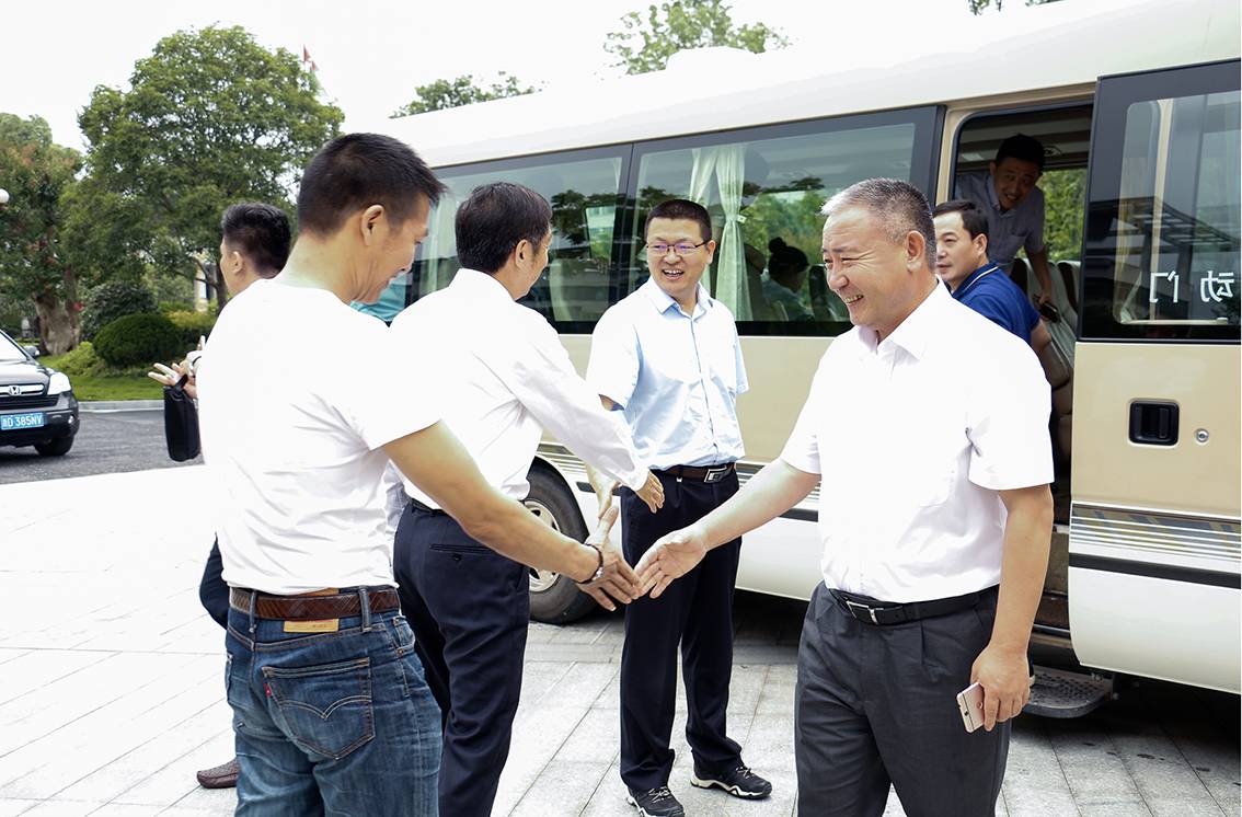 诸暨市市长王芬祥携中信国安高层莅临天使之泪,共商"珍珠小镇"发展大