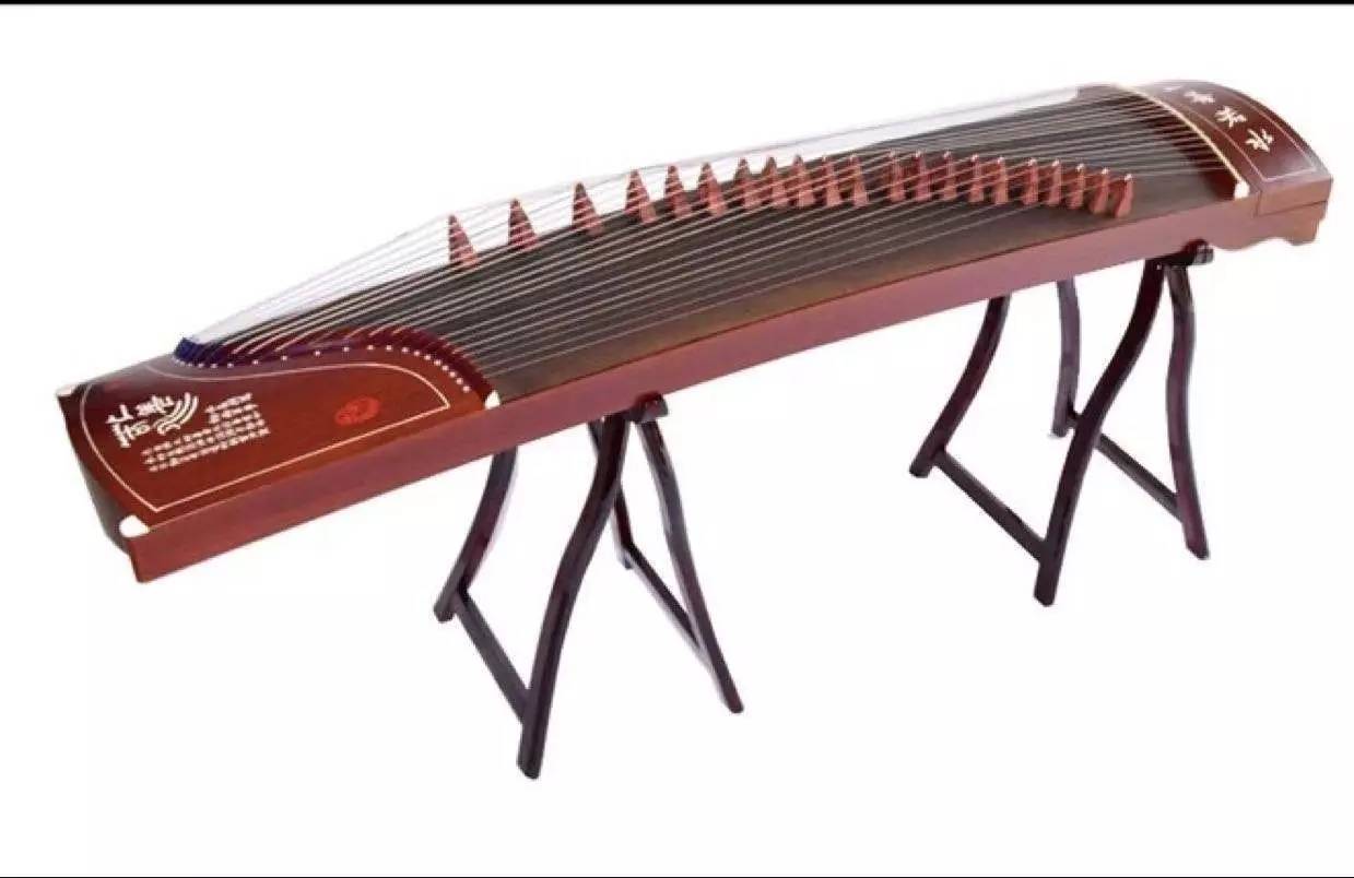 古筝:又名汉筝,秦筝,瑶筝,鸾筝,是中国汉民族传统乐器中的筝乐器,属于
