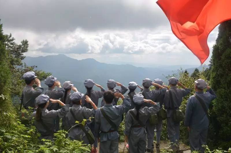 人间| 任重道远,砥砺前行.