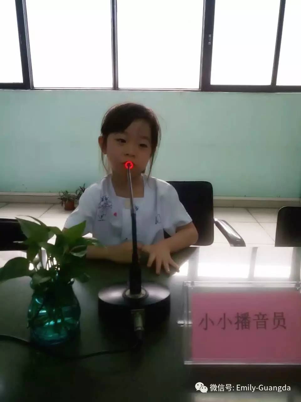 小小广播员在这里哦,大小朋友们,将掌声送给他们吧 中一班 何书涵