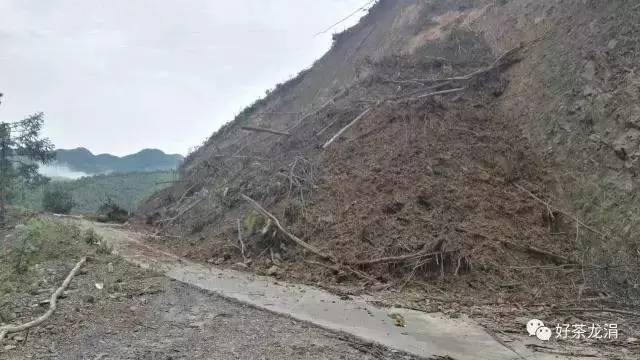 下雨天钢琴弹唱伴奏曲谱