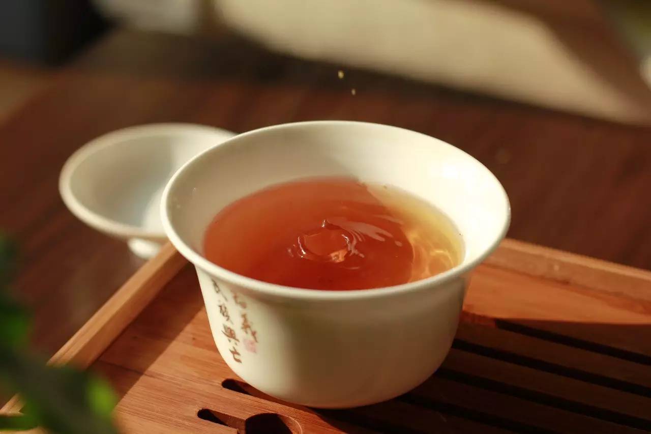 揭秘:红茶茶汤边缘有"金圈"是坏事儿吗?