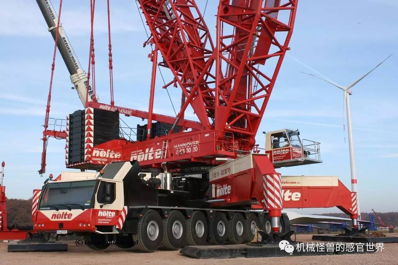 动漫 正文  当conrad 1:50 liebherr lg1750 以底盘状态摆放时,会被人