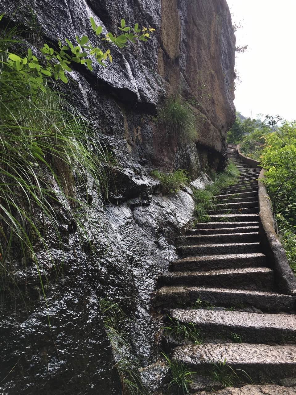 山路陡峭