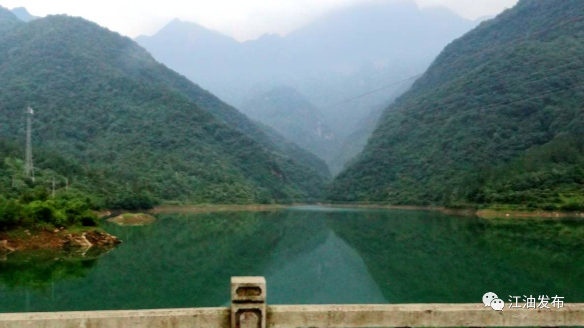 向家沟水库位于江油市永胜镇,是一处原生态的游玩好去处.