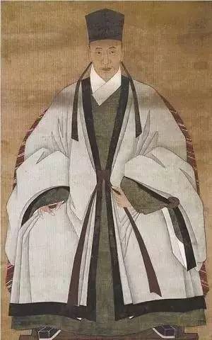 在古诗文中,文人常常穿着"鹤氅,如《晋书·谢万传"著白纶巾,鹤氅