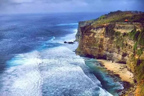 巴厘岛人口_海岛旅游国际化的价值路径 深掘传统文化,打造独一无二的 本地体(3)