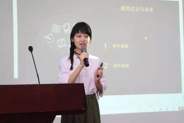 长沙中加活泼可爱的"钢琴女孩"王云馨带来了"不念过往,不惧未来"的