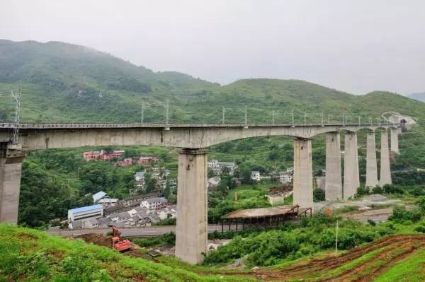 【聚焦】昨天全区摄影高手倾巢出动,给綦江拍了一整套"写真",先睹为快