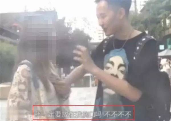 老总亲嘴视频_动漫情侣头像亲嘴(3)