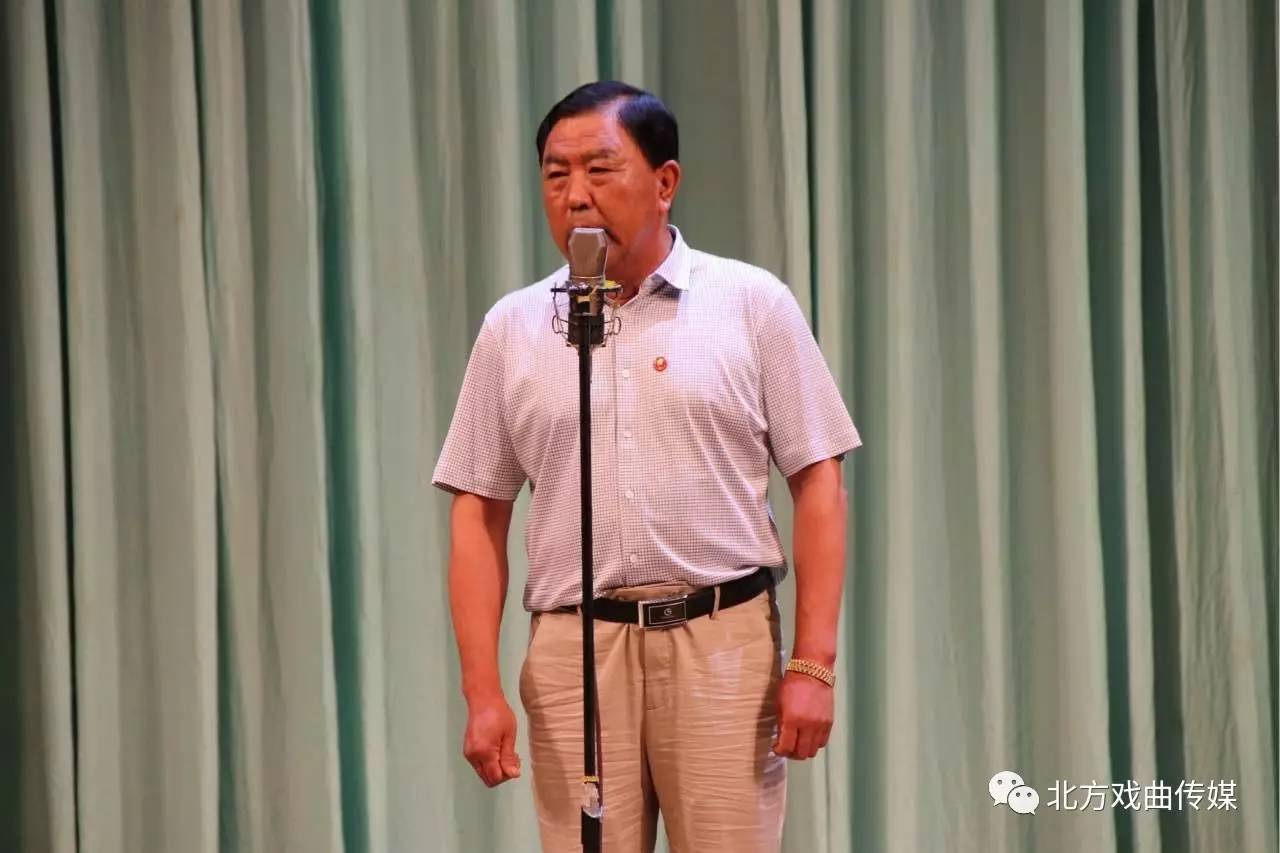 河北承德金龙集团董事长吕宝勤先生为了弘扬河北梆子,振兴家乡戏,在