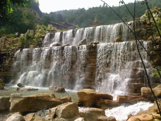 南屯湖——易门的生态旅游园