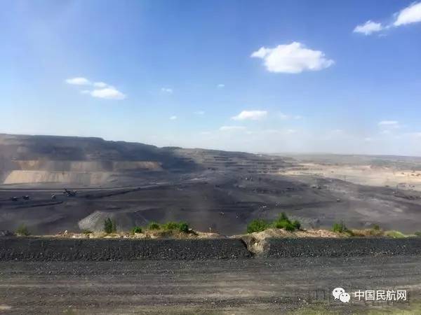 平朔安家岭露天矿厂  来到平朔安家岭露天矿厂,这里给人的第一感受就