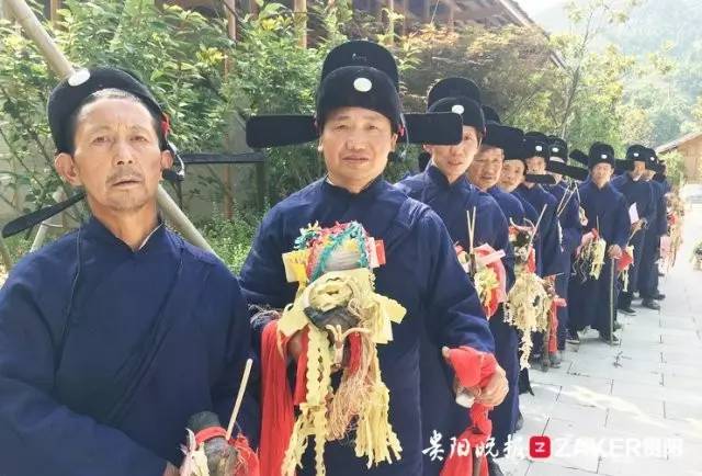 石阡县首届说春民俗文化大赛春倌登上乡村舞台设擂比才艺