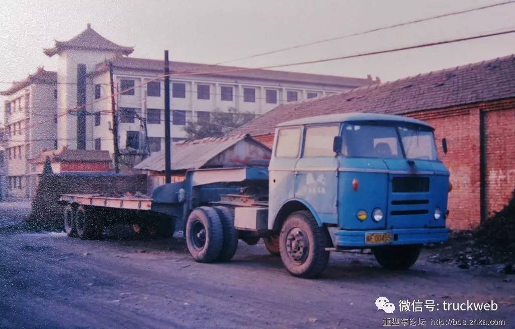 上海港里的福莱纳肯沃斯万国等!15张老照片回顾90年代的那些卡车