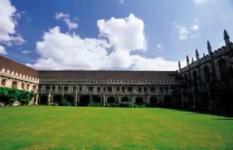 学校代表:爱丁堡大学,赫瑞瓦特大学,龙比亚大学,玛格丽特女王学院