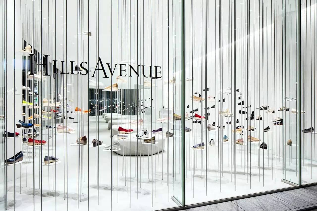 日本东京Hills Avenue白森林概念的鞋专卖店设计