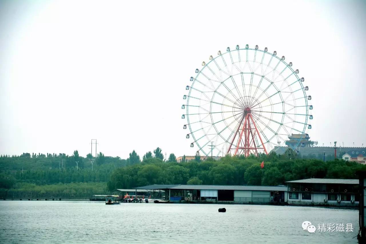 溢泉湖水面及周边就磁县和溢泉湖旅游资源进行了现场考察,县委常委