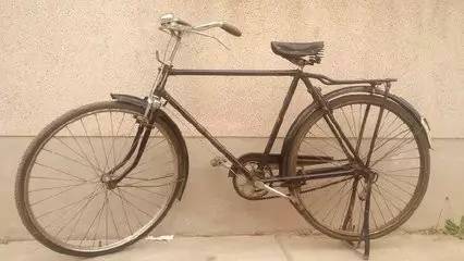 80年代:上海永久自行车,凤凰自行车